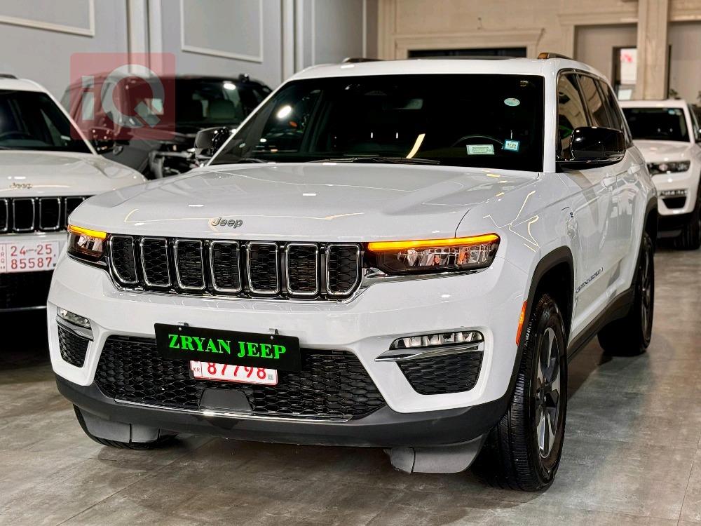 جیپ گراند شیرۆکی